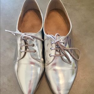 SILVER METALLIC LACEUP Flats